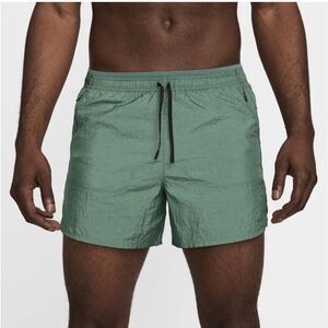 NWT Men’s Nike Stride Running Shorts Lined 5in Shorts Bicoastal Green - Small